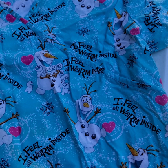 Olaf Scrub Top - Picture 4 of 7